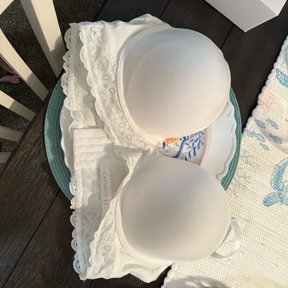 Lane Bryant Cacique Bralette - Picture 4 of 7